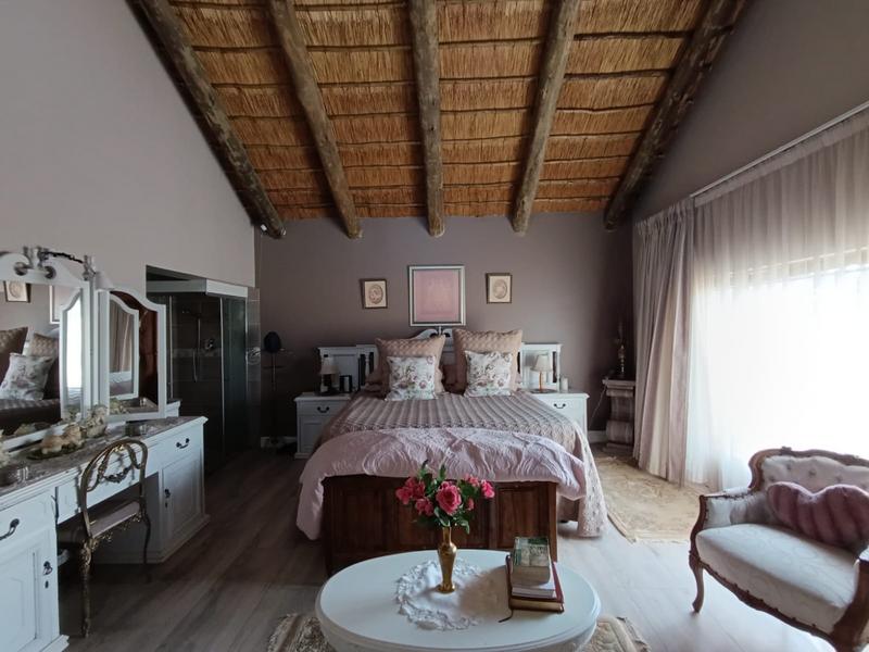 4 Bedroom Property for Sale in Middelburg Eastern Cape